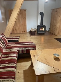 Chalupa baz�n a koupac� sud - u hradu Bouzov