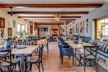 Chalupa pro rodiny - ZOO Zl�n Le�n� - Hrad Lukov