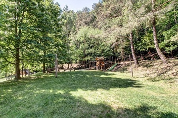 Chalupa pro rodiny - ZOO Zl�n Le�n� - Hrad Lukov