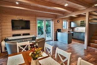 Chalupa s v��ivkou - d�tsk� park B�l� - Beskydy