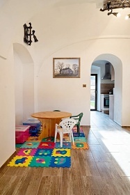 Wellness chalupa - vnit�n� baz�n - park Podyj�