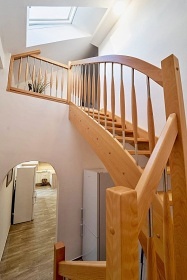 Wellness chalupa - vnit�n� baz�n - park Podyj�