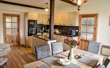 Chalupa baz�n - wellness a vinn� sklep - T�borsko