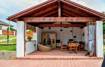 Chalupa baz�n - wellness a vinn� sklep - T�borsko