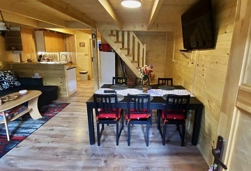 Jesenick� chata s baz�nem - Dlouh� str�n�