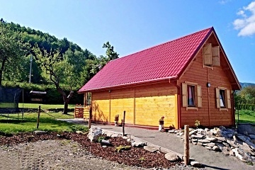 Jesenick� chata s baz�nem - Dlouh� str�n�