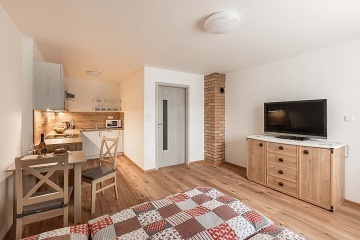 Rodinn� chalupa - baz�n a d�tsk� h�i�t� - ���ky