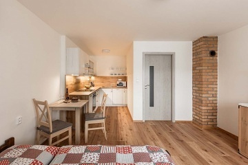 Rodinn� chalupa - baz�n a d�tsk� h�i�t� - ���ky