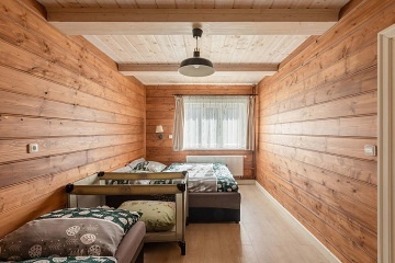 Rodinn� chalupa - baz�n a d�tsk� h�i�t� - ���ky