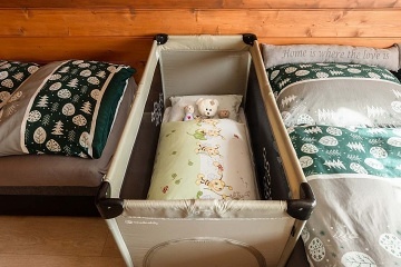 Rodinn� chalupa - baz�n a d�tsk� h�i�t� - ���ky