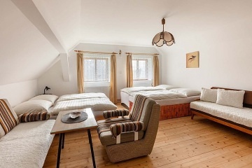 Rodinn� chalupa - baz�n a d�tsk� h�i�t� - ���ky