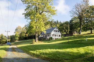 Rodinn� chalupa - baz�n a d�tsk� h�i�t� - ���ky