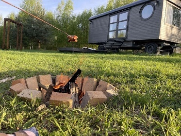 Glamping v p��rod� - jezero Lhota - Park Mirakulum