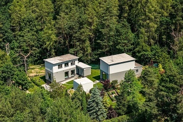 Dv� chaty - Fajt�v kopec - p�ehrada Mosti�t�