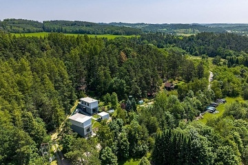 Dv� chaty - Fajt�v kopec - p�ehrada Mosti�t�