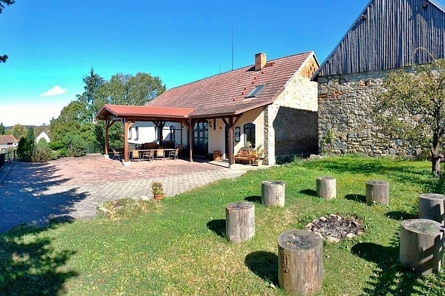 Chalupa Orl�k nad Vltavou - baz�n a sauna