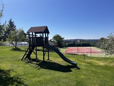 Chalupa Orl�k nad Vltavou - baz�n a sauna