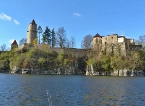 Chata Orlick� p�ehrada - Vltava - z�mek Orl�k