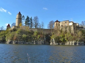 Chata Orlick� p�ehrada - Vltava - z�mek Orl�k