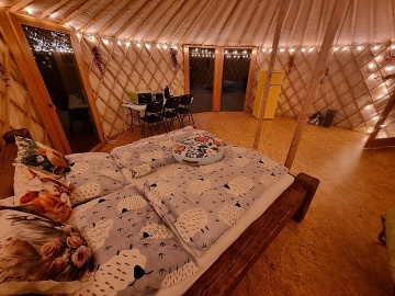 Glamping Toulava - Jurty Hemaniky - Sedlany