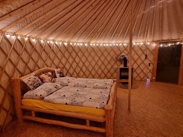 Glamping Toulava - Jurty Hemaniky - Sedlany