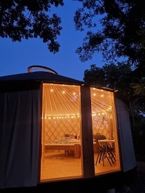 Glamping Jurta Toulava - �ap� hn�zdo - Mon�nec