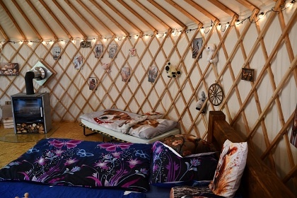 Glamping Jurta Toulava - �ap� hn�zdo - Mon�nec