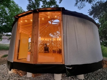 Glamping Jurta Toulava - �ap� hn�zdo - Mon�nec
