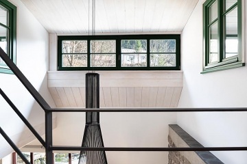 Chalupa se saunou - terasa a potok - Jizersk� hory