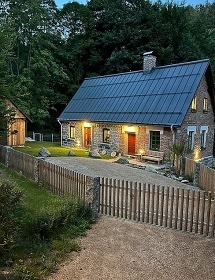 Chalupa se saunou - terasa a potok - Jizersk� hory