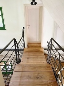 Chalupa se saunou - terasa a potok - Jizersk� hory