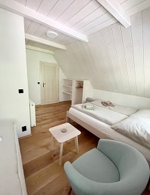 Chalupa se saunou - terasa a potok - Jizersk� hory