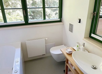 Chalupa se saunou - terasa a potok - Jizersk� hory