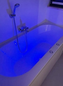 Chalupa se saunou - terasa a potok - Jizersk� hory