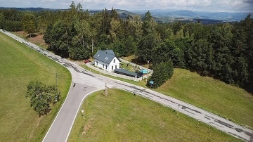 Chalupa s baz�nem - Nov� Paka - Podkrkono��