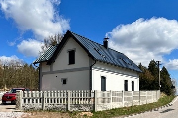 Chalupa s baz�nem - Nov� Paka - Podkrkono��