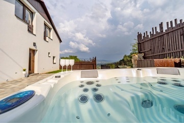 Chalupa wellness a vinn� sklep - Beskydsk� kopce