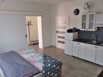 Chalupa CHKO T�ebo�sko - Rybn�k Sv�t - ji�n� �echy