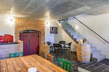 Chata a vinn� sklep - aquapark Hustope�e - P�lava