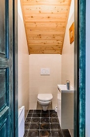 Chata a vinn� sklep - aquapark Hustope�e - P�lava