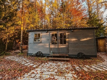 Hidden Retreat - glamping a sauna na vodě