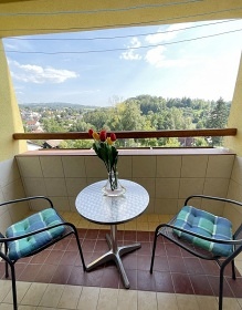 Chata s vnit�n�m baz�nem - Hrub� sk�la - �esk� r�j