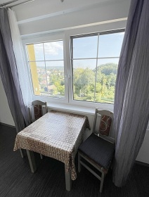 Chata s vnit�n�m baz�nem - Hrub� sk�la - �esk� r�j