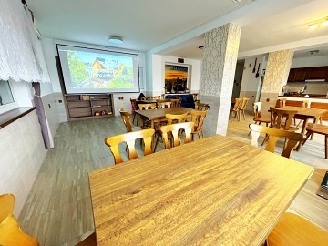 Chata s vnit�n�m baz�nem - Hrub� sk�la - �esk� r�j