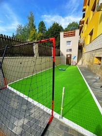 Chata s vnit�n�m baz�nem - Hrub� sk�la - �esk� r�j