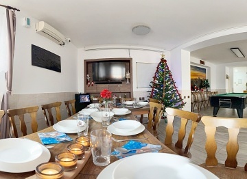 Chata s vnit�n�m baz�nem - Hrub� sk�la - �esk� r�j