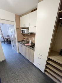 Chata s vnit�n�m baz�nem - Hrub� sk�la - �esk� r�j