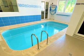 Chata s vnit�n�m baz�nem - Hrub� sk�la - �esk� r�j