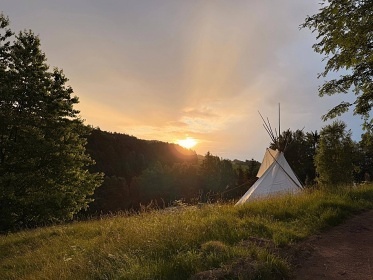 Glamping Jest�eb� hory - TeePee Broumovsko