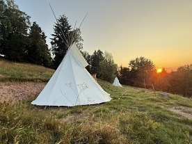 Glamping Jestřebí hory - TeePee Broumovsko